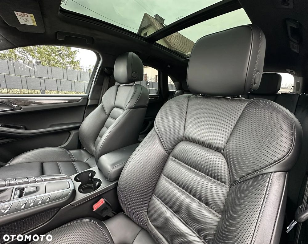 Porsche Macan Turbo PDK - 24