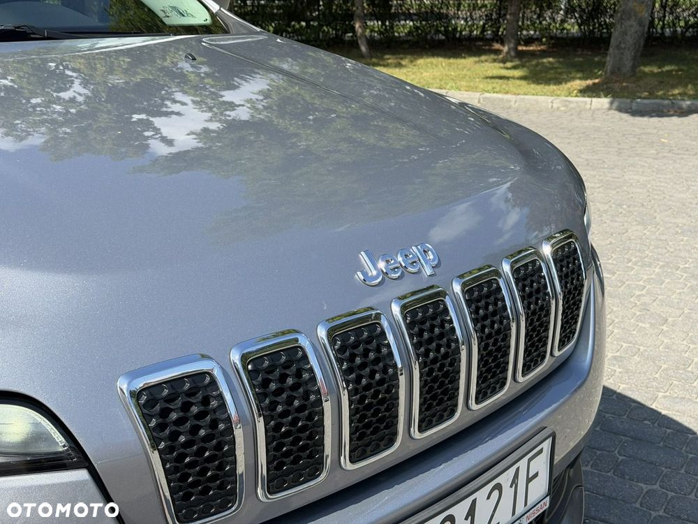 Jeep Cherokee - 13