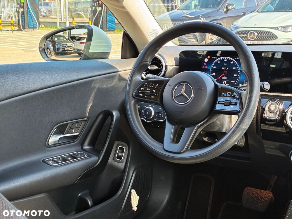 Mercedes-Benz CLA - 16