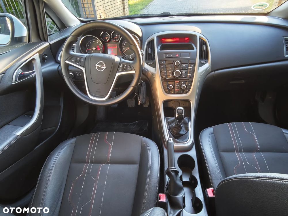 Opel Astra 1.4 Innovation - 22