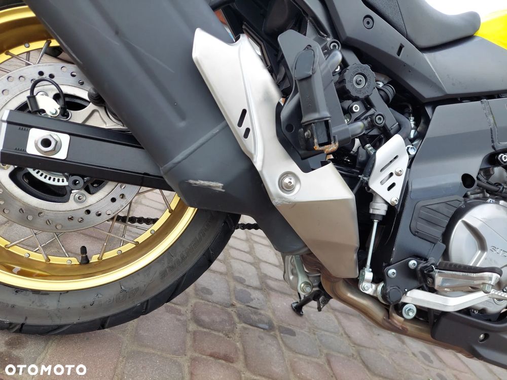 Suzuki V-STROM - 17