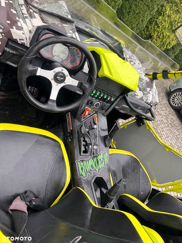 Can-Am Maverick - 7
