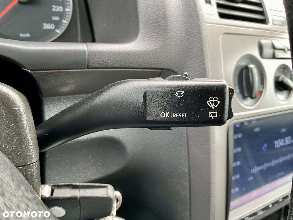 Volkswagen Touran - 26