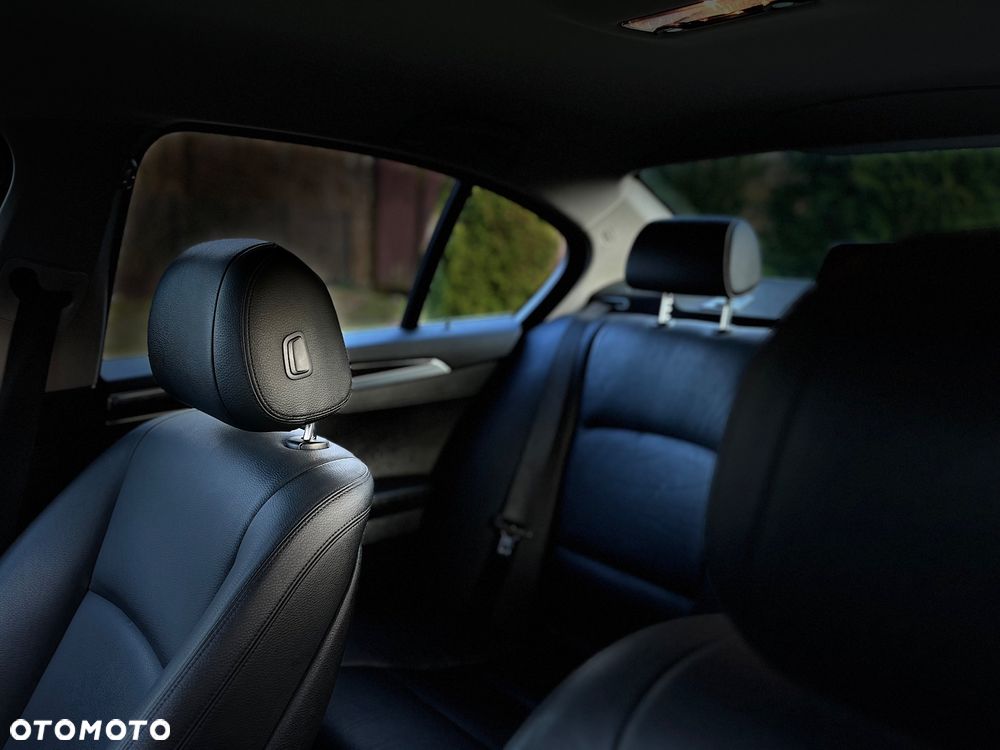 BMW Seria 5 525d - 16