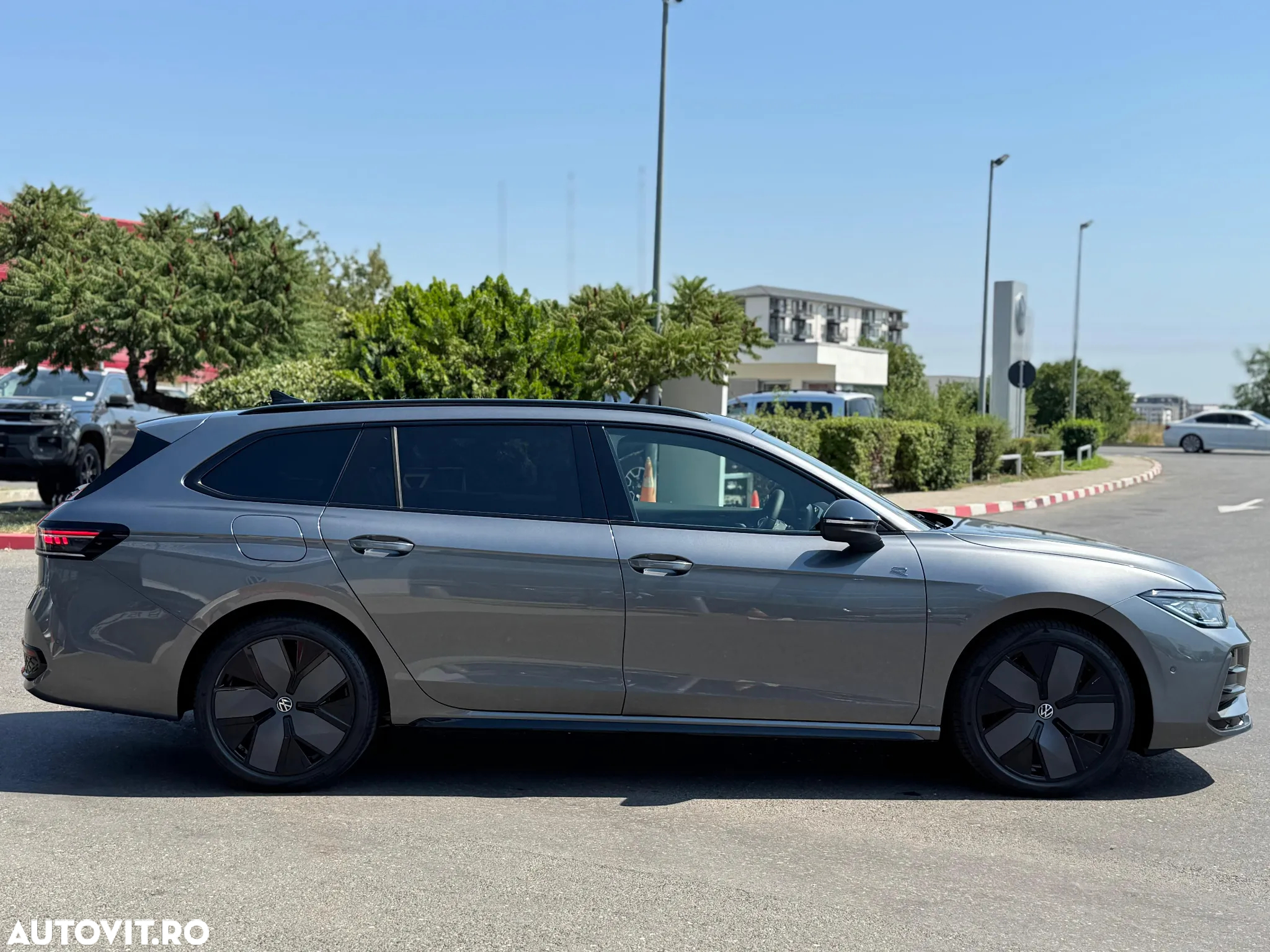 Volkswagen Passat Variant 2.0 TDI 4Motion DSG R-Line - 7
