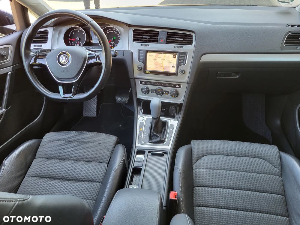 Volkswagen Golf - 30