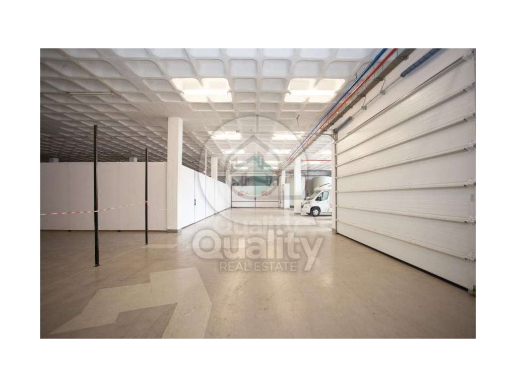 Armazém T0 em Alhos Vedros - Grande imagem: 4/27