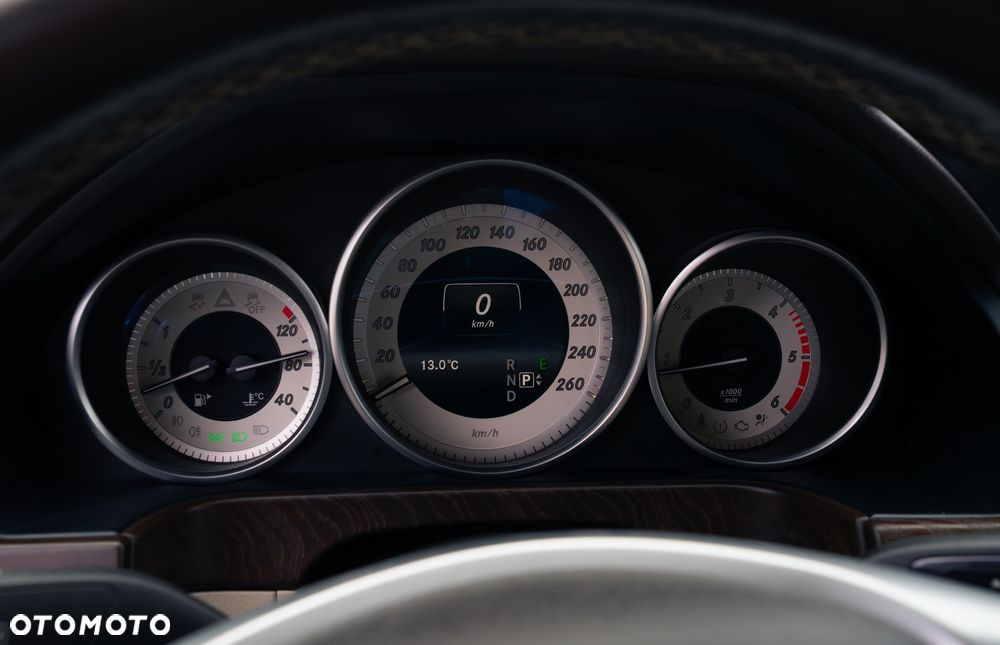 Mercedes-Benz Klasa E 250 CDI 4-Matic BlueEff Avantgarde - 12