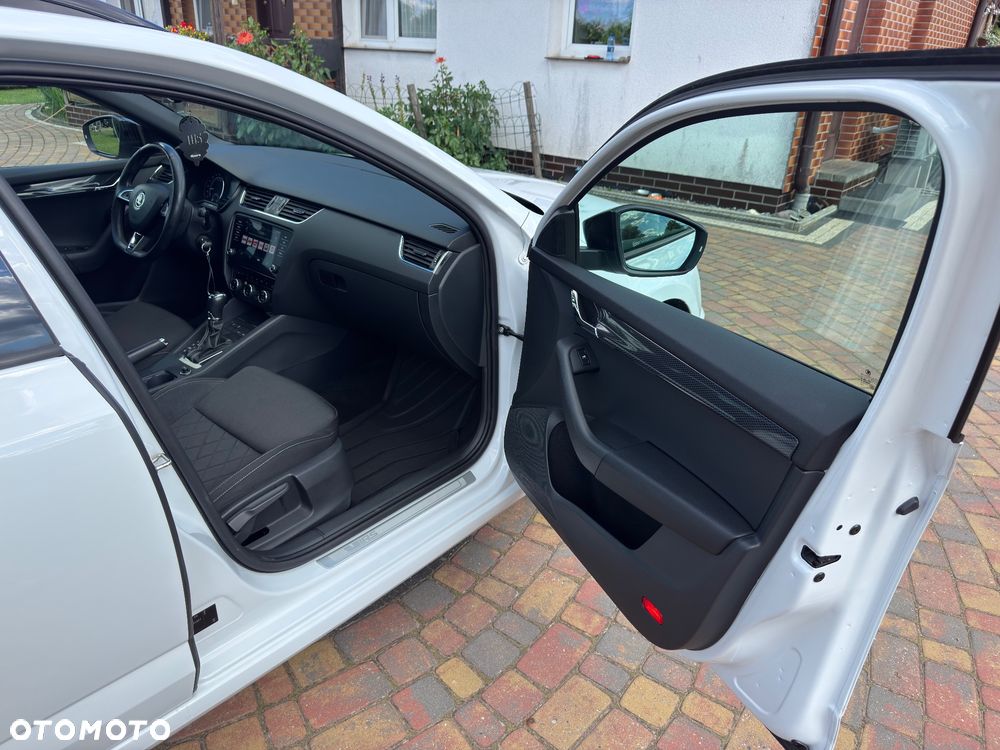 Skoda Octavia 2.0 TDI DSG RS - 26