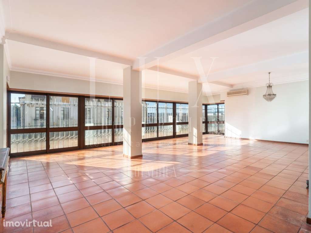 Apartamento T6 | Rua Antero de Quental, Celas - Grande imagem: 3/43