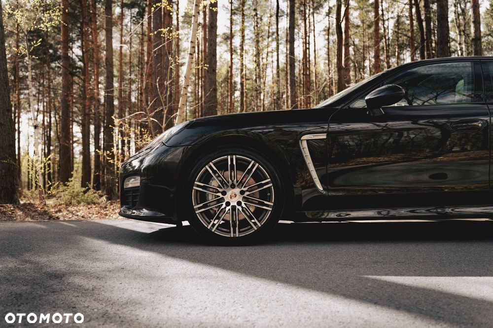 Porsche Panamera 4S - 1