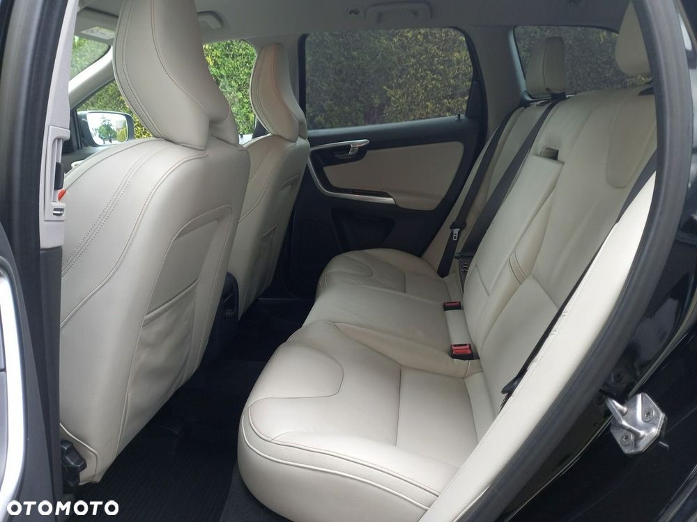 Volvo XC 60 D3 Drive-E Ocean Race - 29