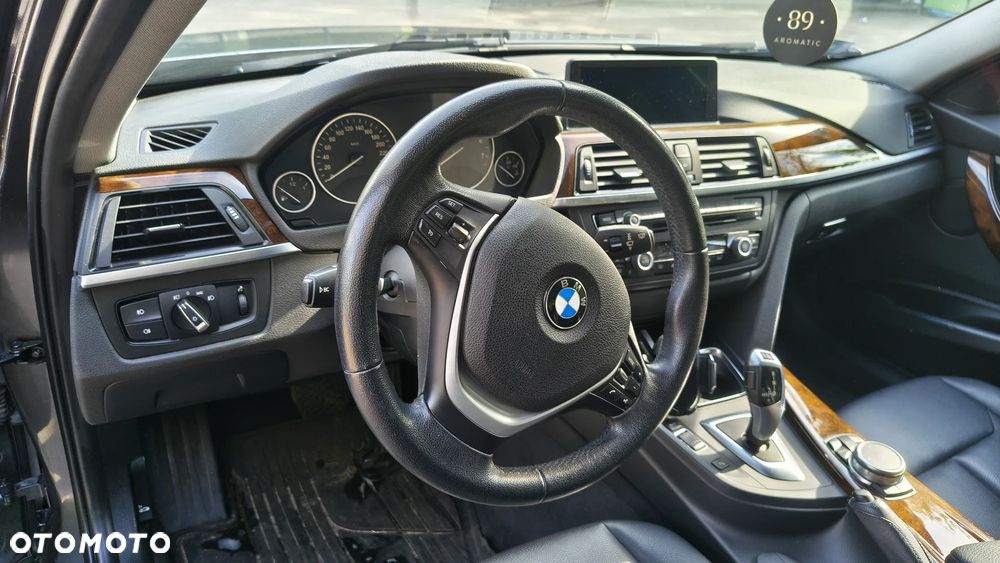 BMW Seria 3 328i xDrive - 21
