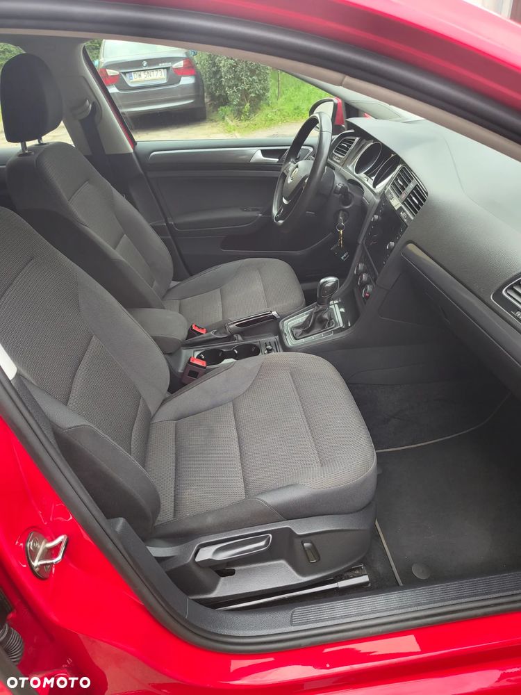 Volkswagen Golf - 6