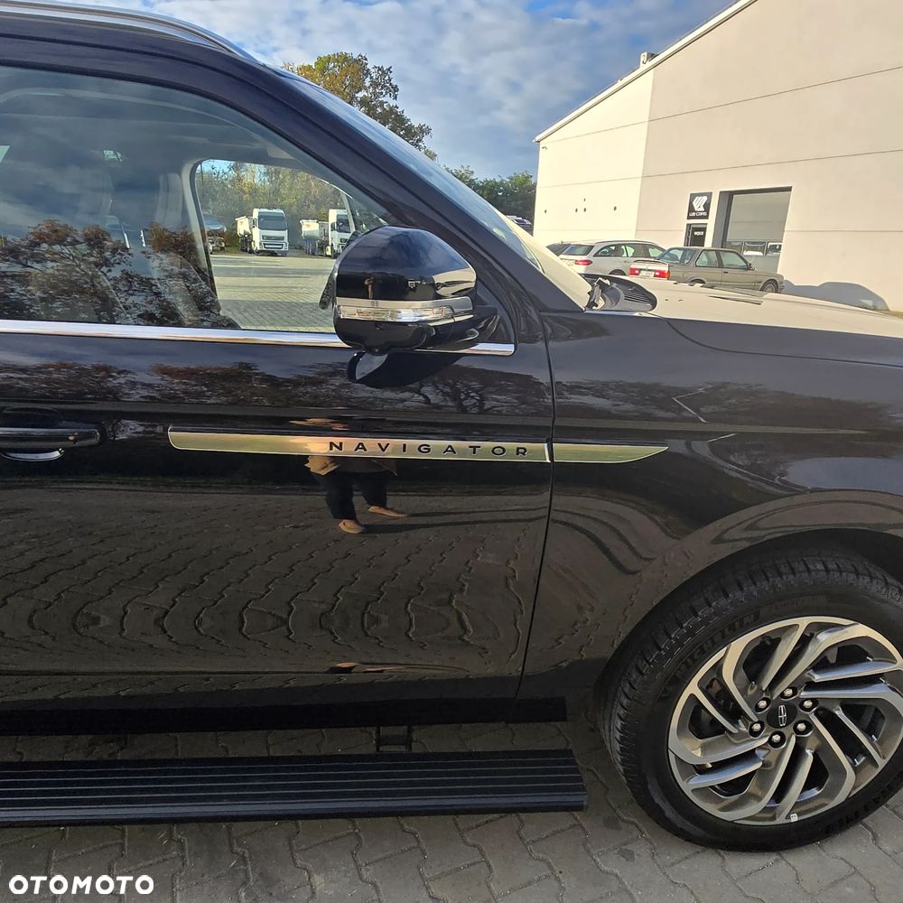 Lincoln Navigator - 16