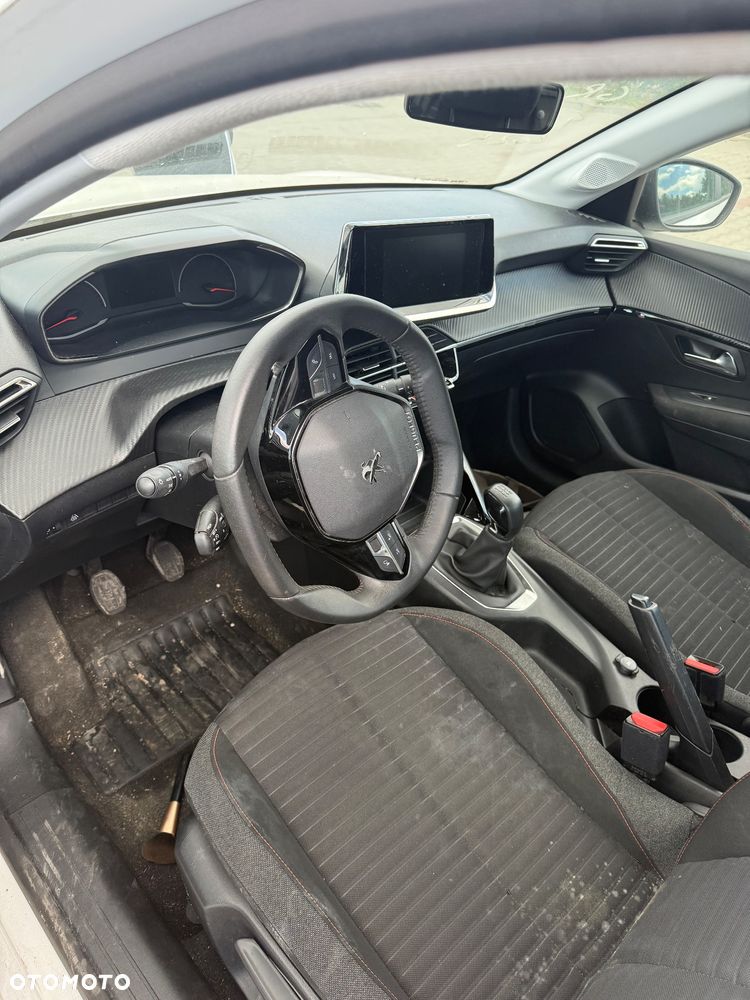 Peugeot 208 - 9