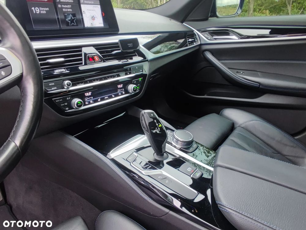 BMW Seria 5 530i xDrive M Sport sport - 15