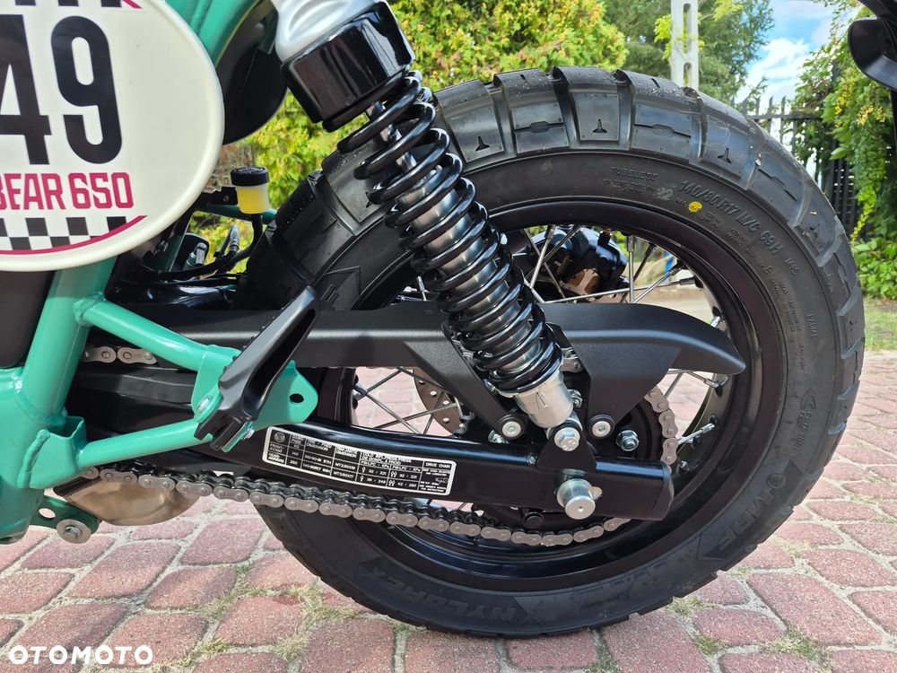 Royal Enfield Bear 650 - 22