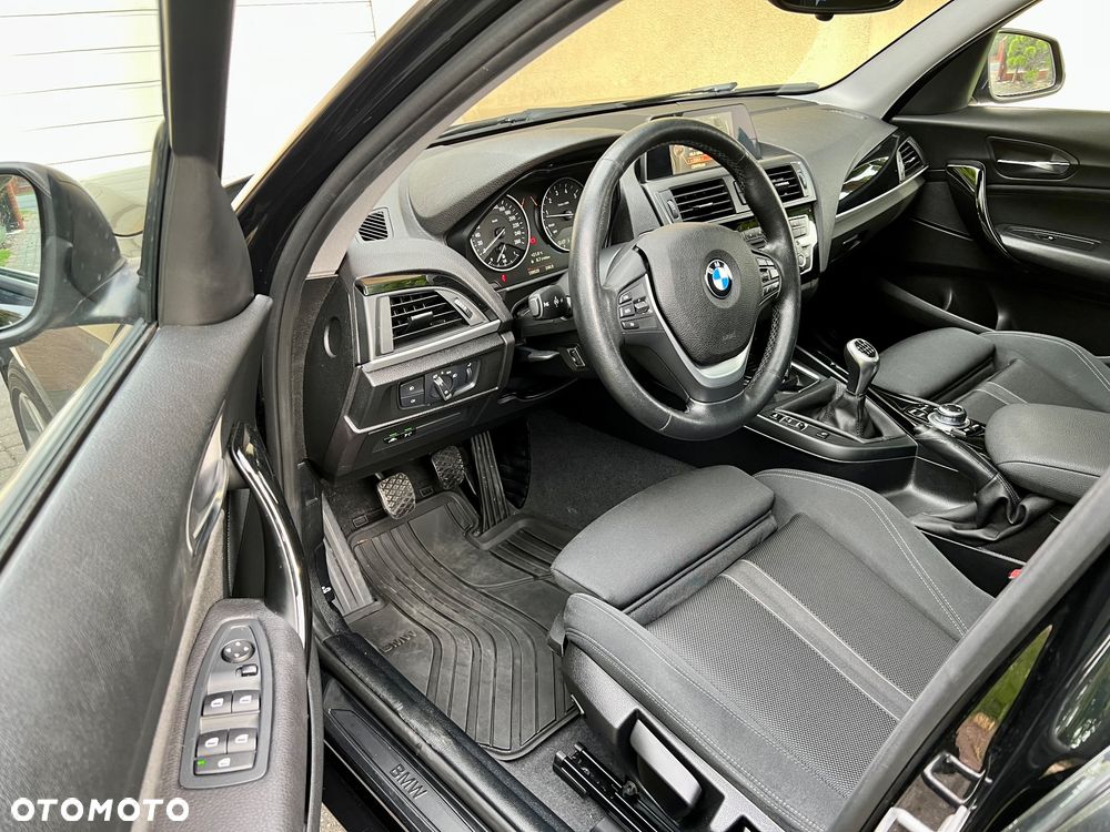 BMW Seria 1 120i Sport Line - 6