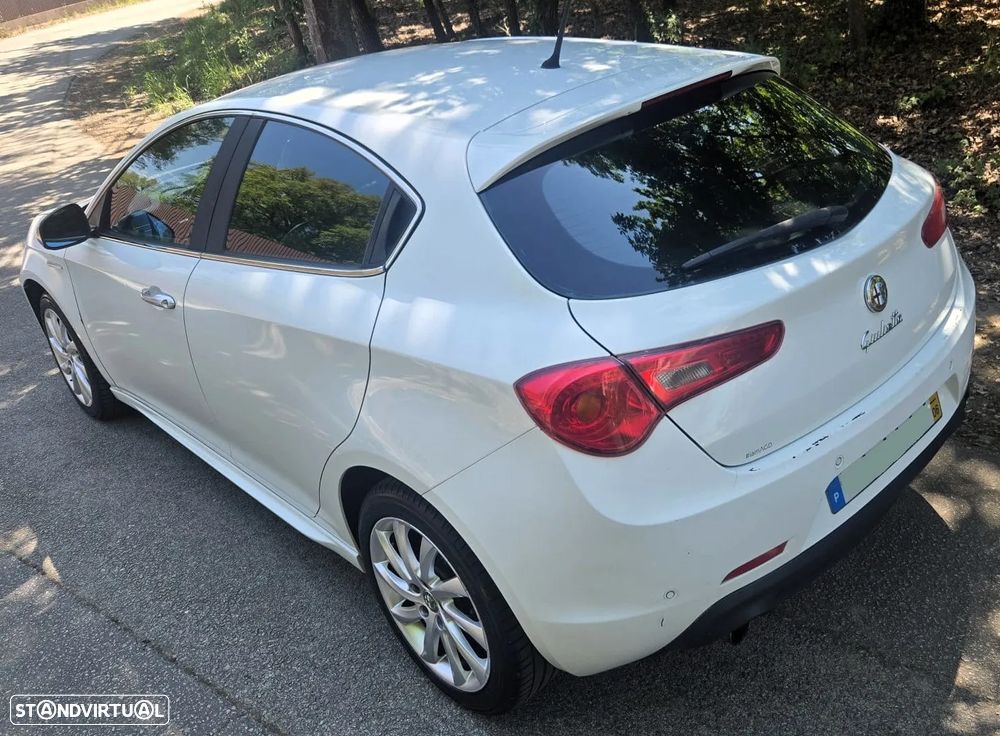 Alfa Romeo Giulietta 2.0 JTDM Distinctive - 10