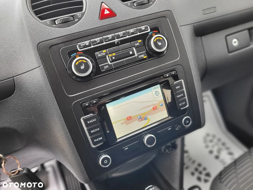 Volkswagen Caddy Highline DSG - 27