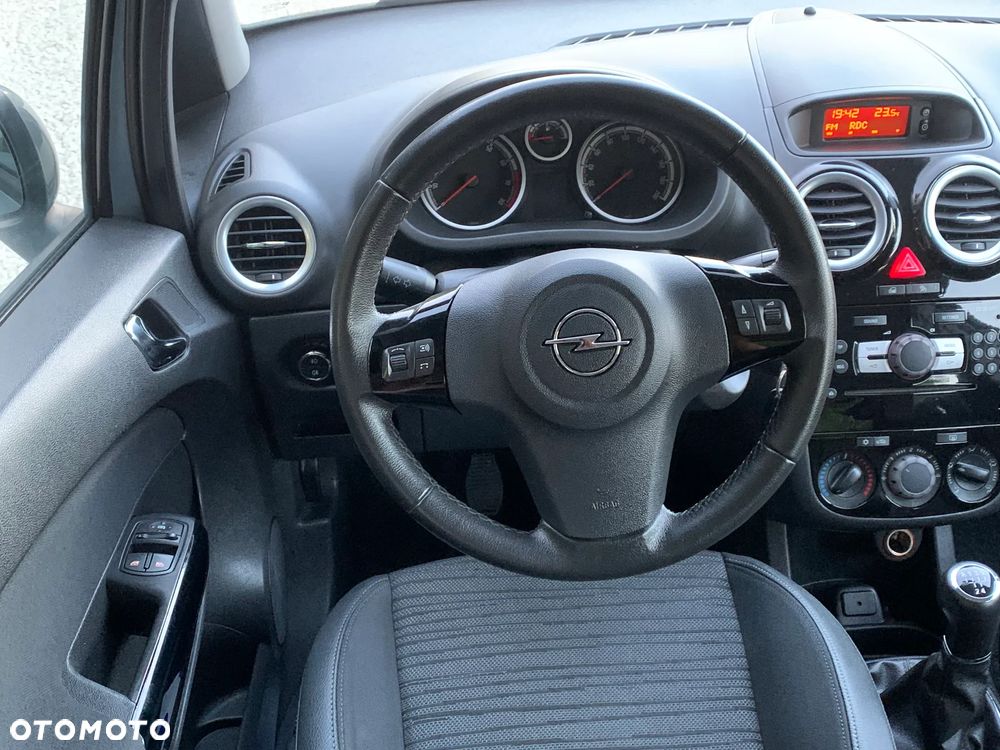 Opel Corsa 1.4 16V Navi - 33