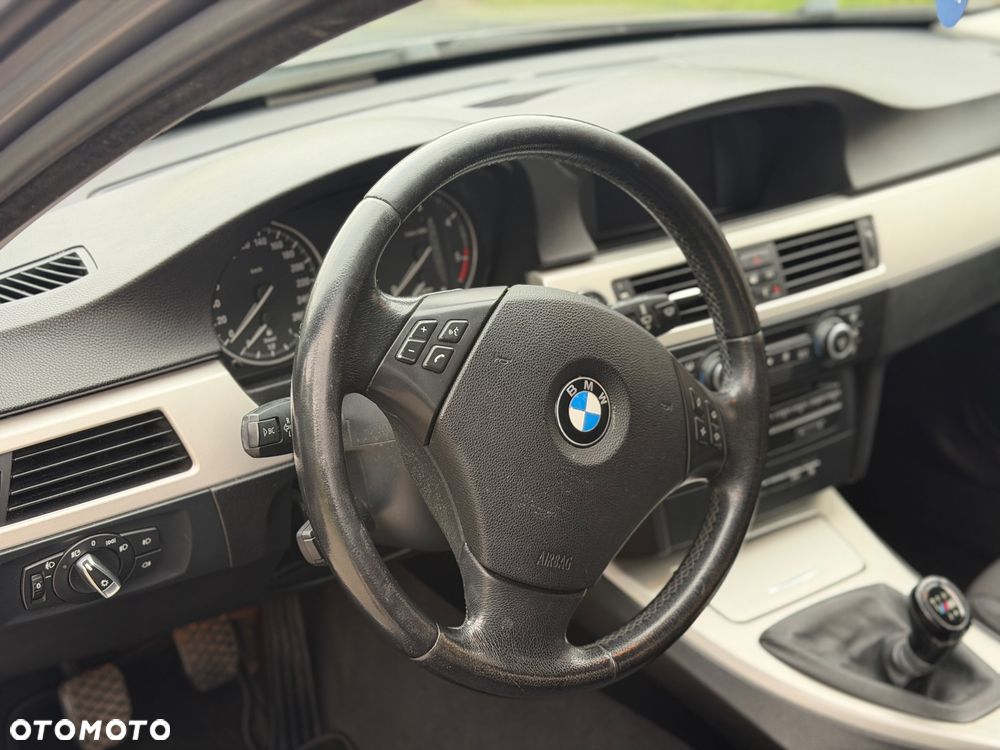 BMW Seria 3 320d - 13