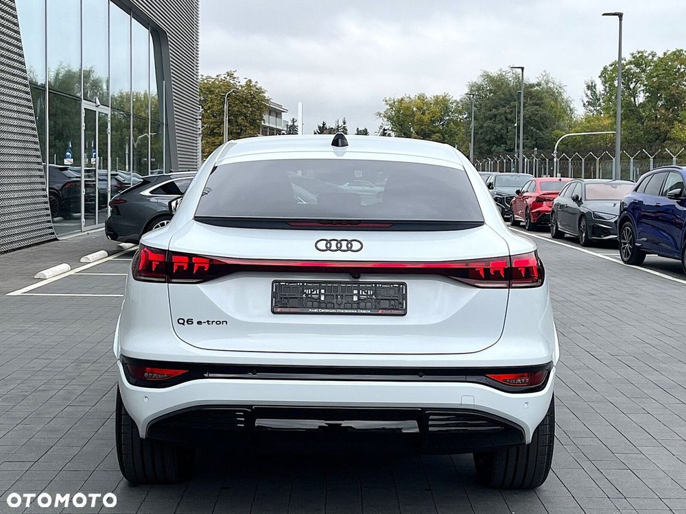 Audi Q6 e-tron - 22