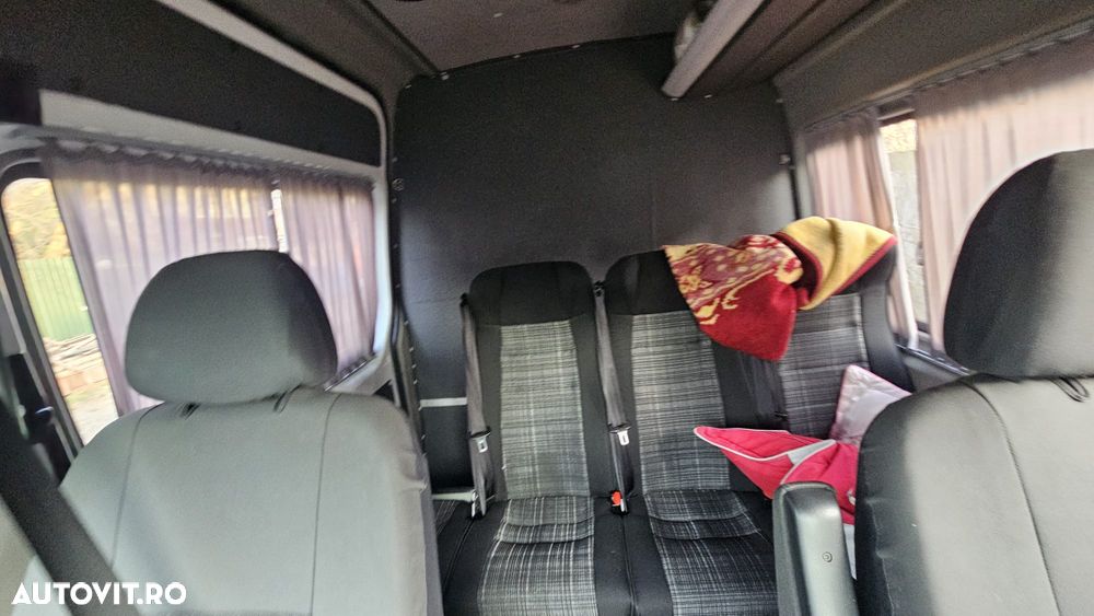 Mercedes-Benz Sprinter - 13