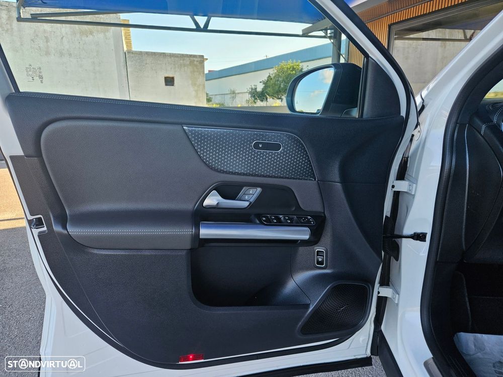 Mercedes-Benz EQA 300 4Matic Electric Art - 17