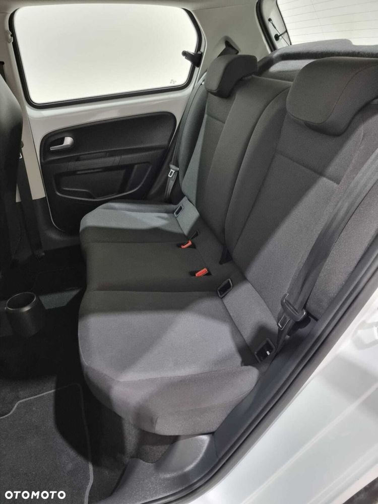 Volkswagen up! - 17