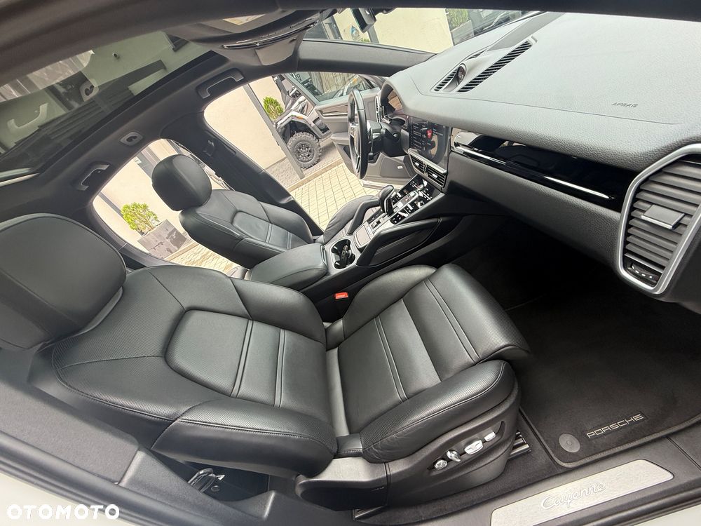 Porsche Cayenne Platinum Edition - 30