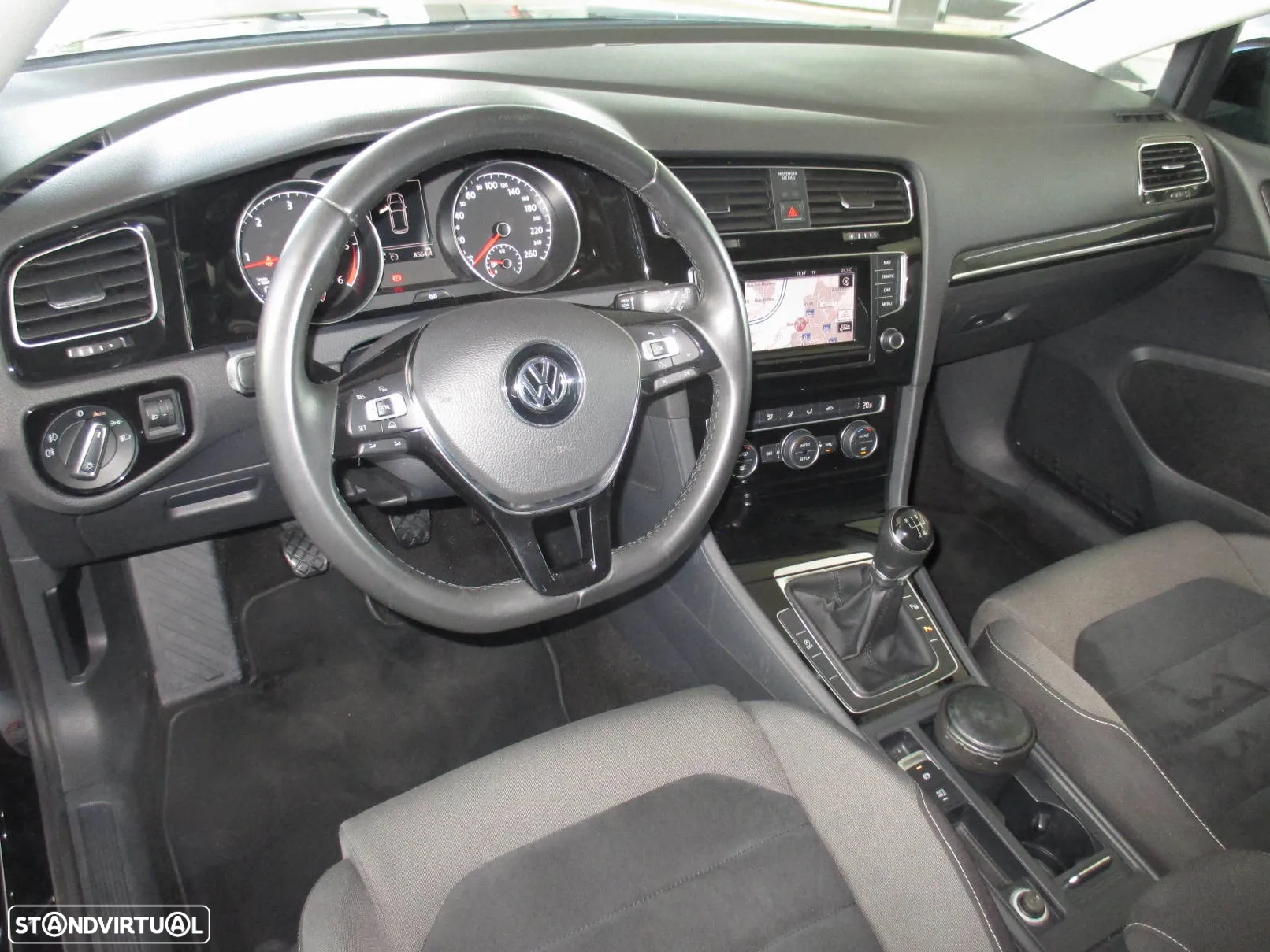 VW Golf 1.6 TDi Highline - 6
