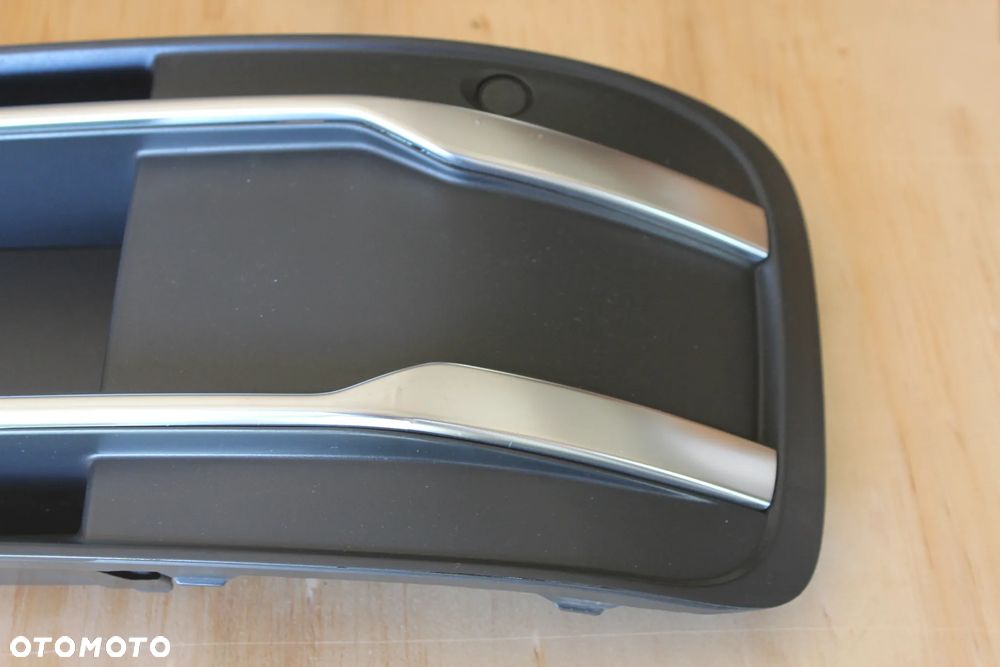 KRATKA ZDERZAKA PRAWA AUDI Q7 4M 4M0807682Q 2018 - 4