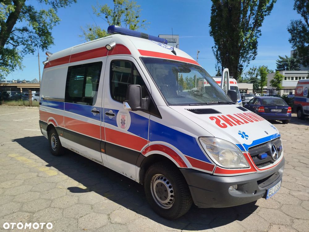 Mercedes-Benz Sprinter - 2