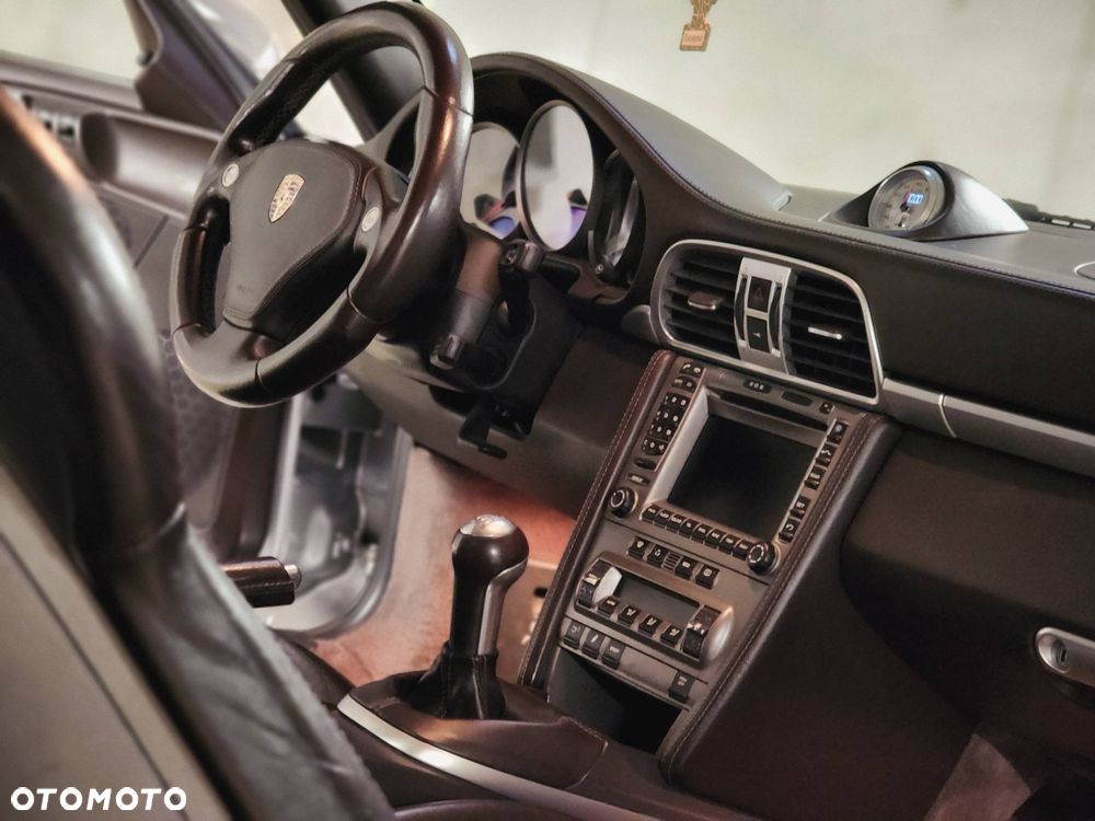 Porsche 911 Carrera S - 22