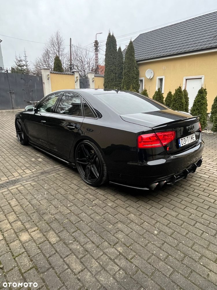 Audi S8 - 10