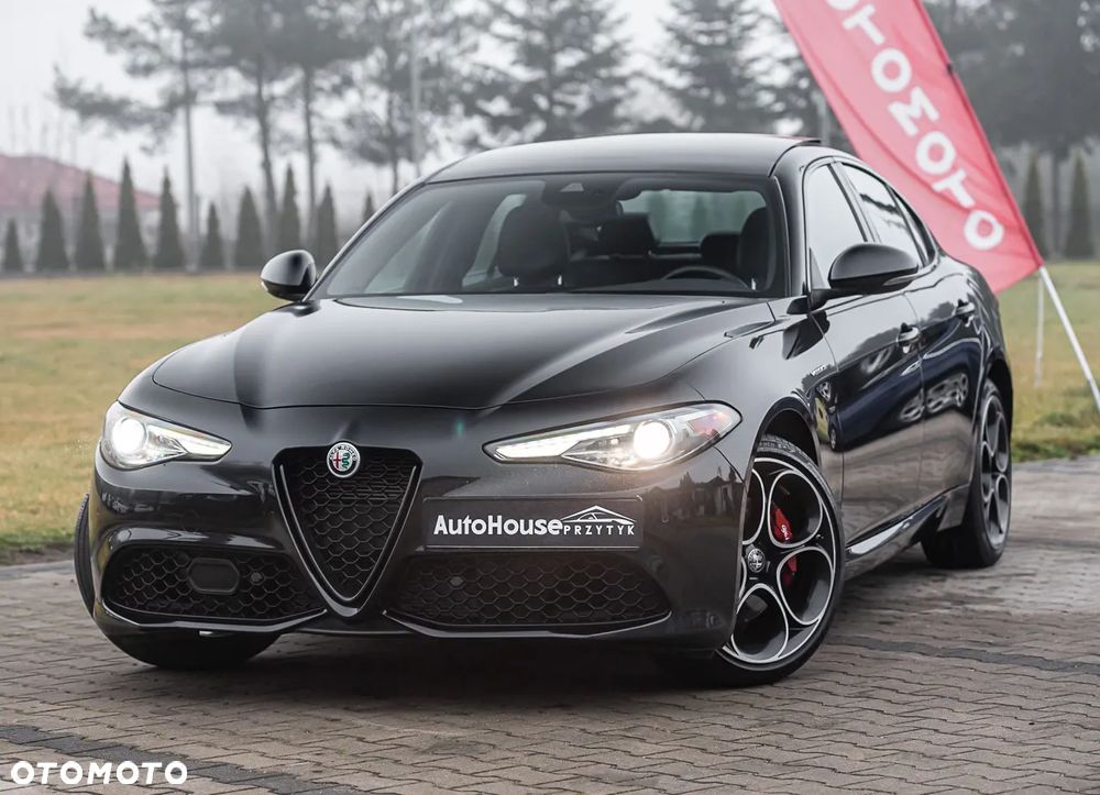 Alfa Romeo Giulia 2.0 Turbo 16V AT8-Q4 Veloce - 4