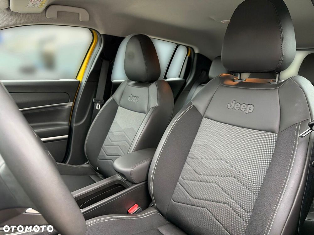Jeep Avenger 1.2 T3 Altitude - 21