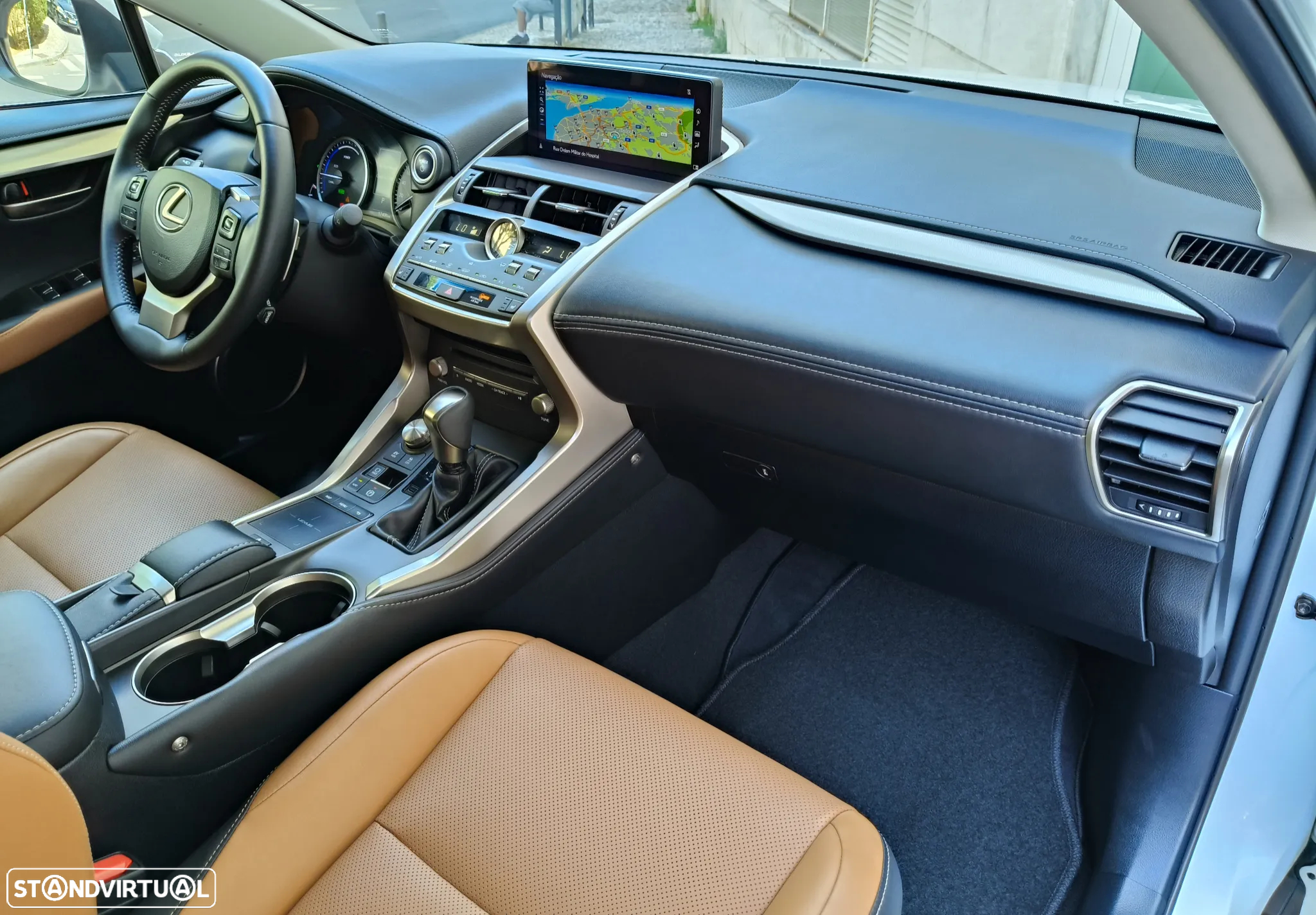 Lexus NX 300h Executive+ - 23