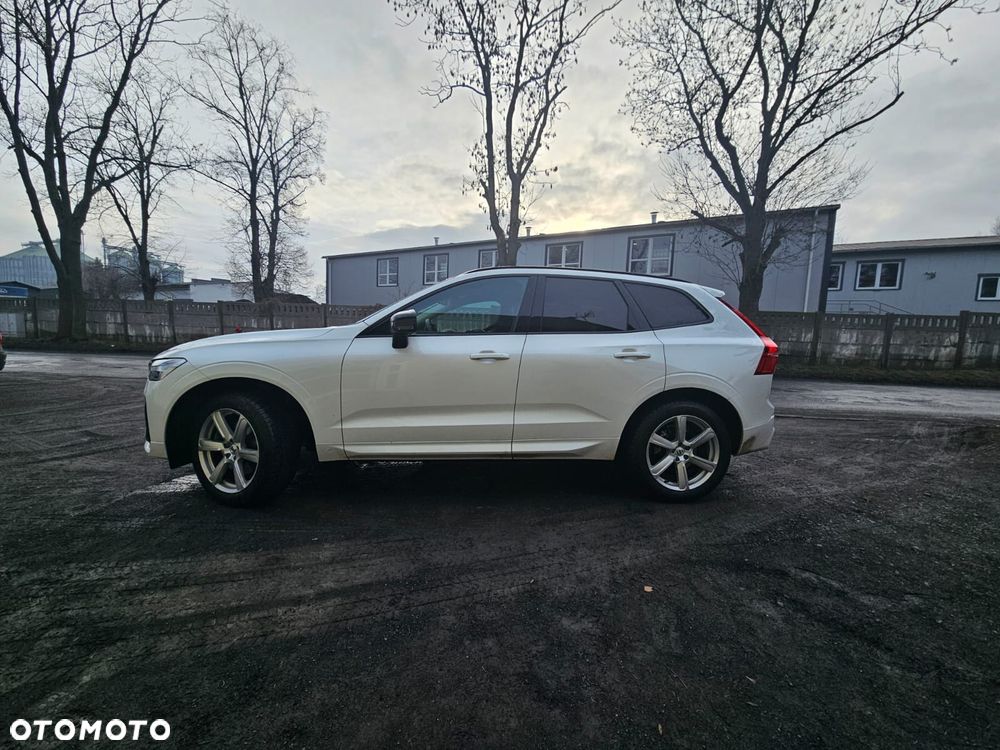 Volvo XC 60 B4 B Plus Dark - 2