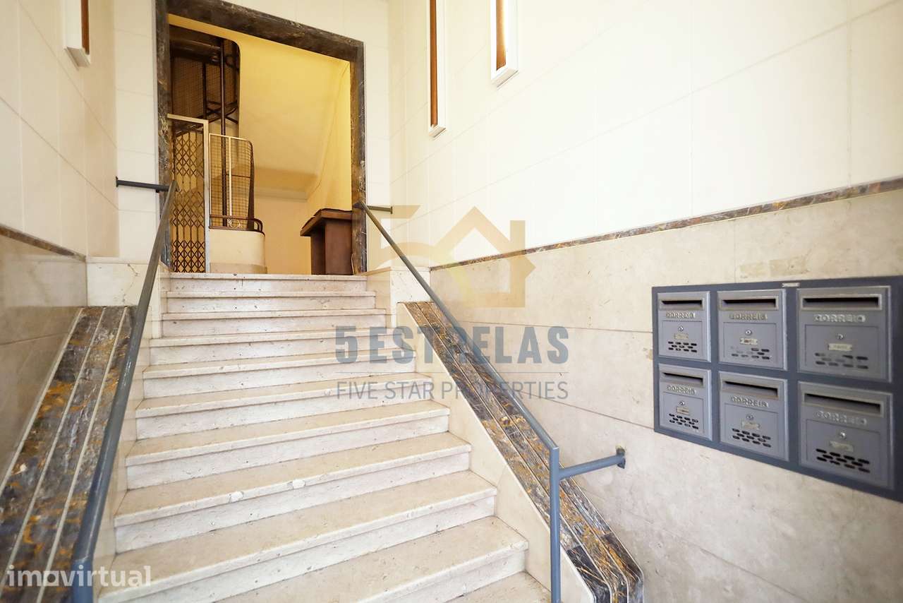 Arrendamento - T5 com 300 m2 - Lisboa - Avenidas Novas - Grande imagem: 2/50