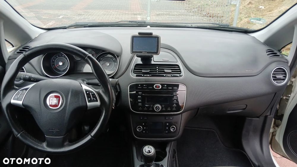 Fiat Punto 2012 - 17
