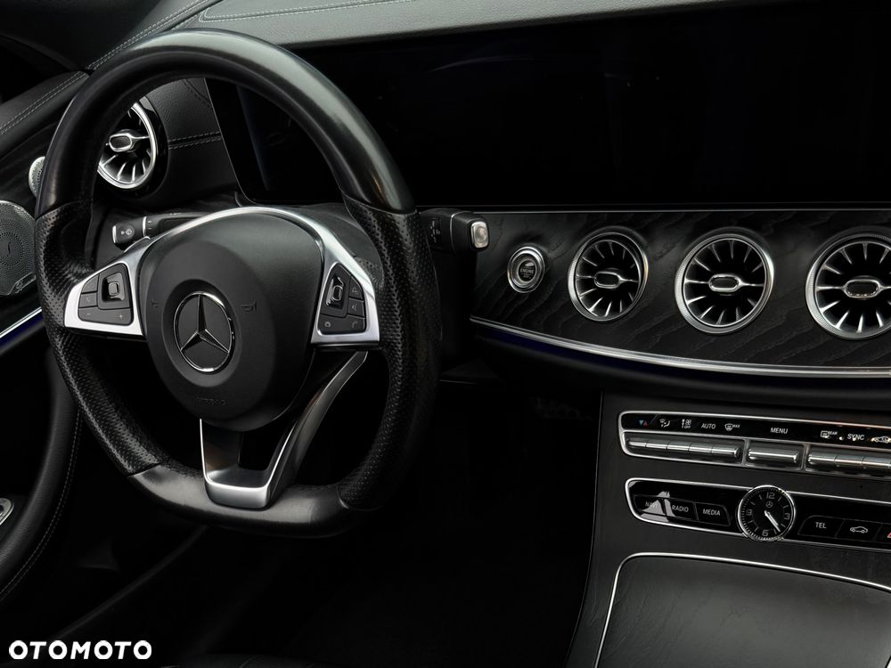 Mercedes-Benz Klasa E 400 4-Matic 9G-TRONIC - 15
