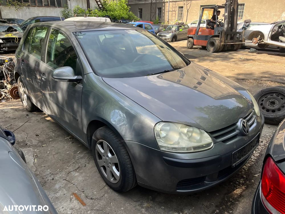 Dezmembrez VW Volkswagen Golf 5 1,4 benzina BCA gri verzui LA7T - 2