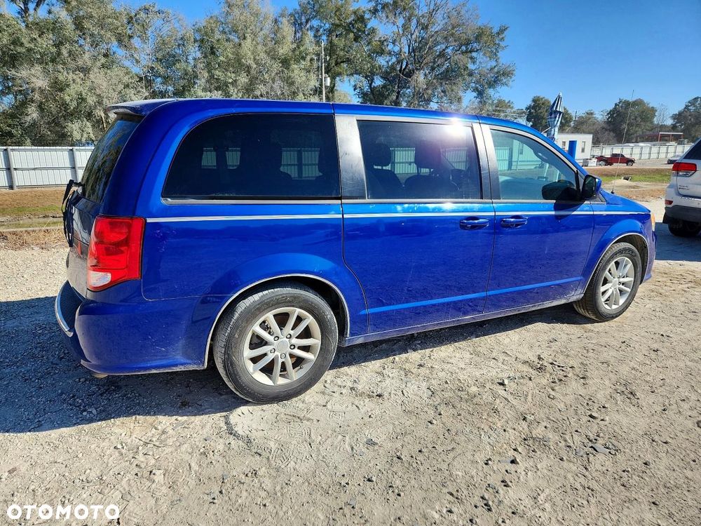 Dodge Grand Caravan - 4