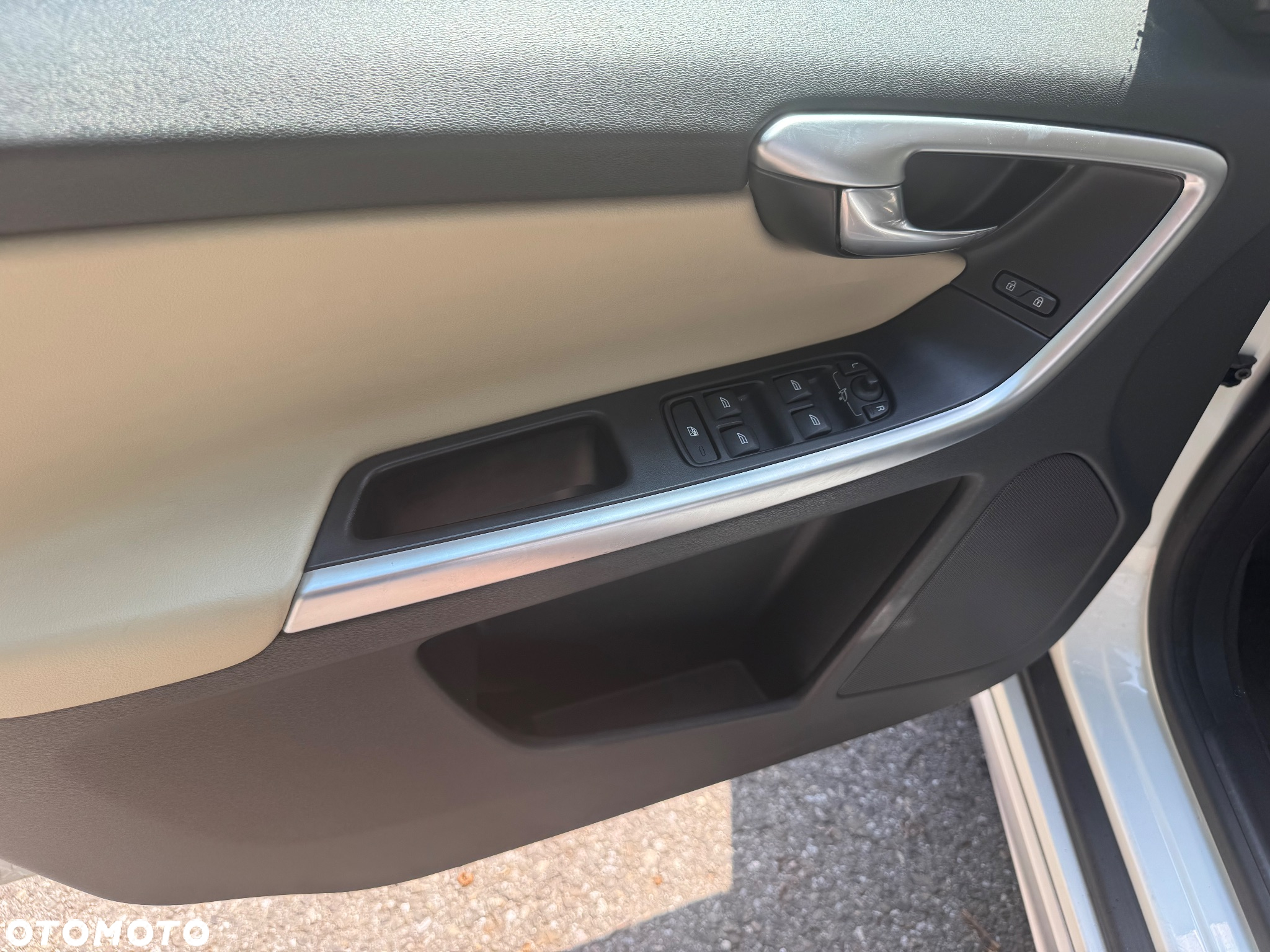 Volvo XC 60 D4 Geartronic RDesign - 12