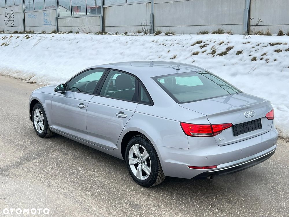 Audi A4 Limousine - 16