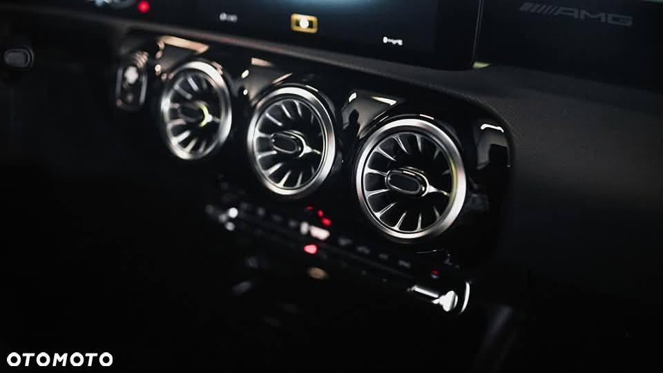 Mercedes-Benz CLA - 19