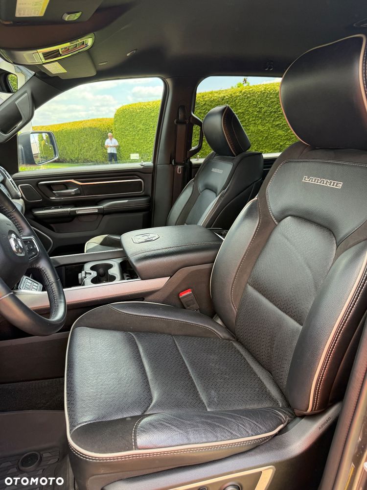 RAM 1500 5.7 Crew Cab Laramie - 16